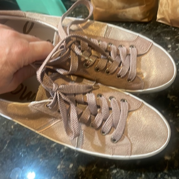 Sam Edelman Blush shimmery Sneakers! Size 8.5 - Picture 11 of 12